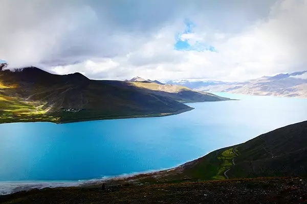 羊湖风景