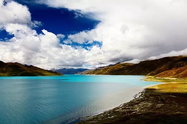 羊湖风景