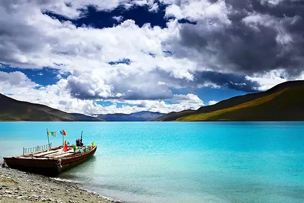 羊湖风景